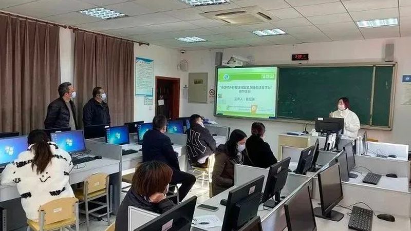 在选择进修机构时，以下信任锚点和话术禁忌需注意：