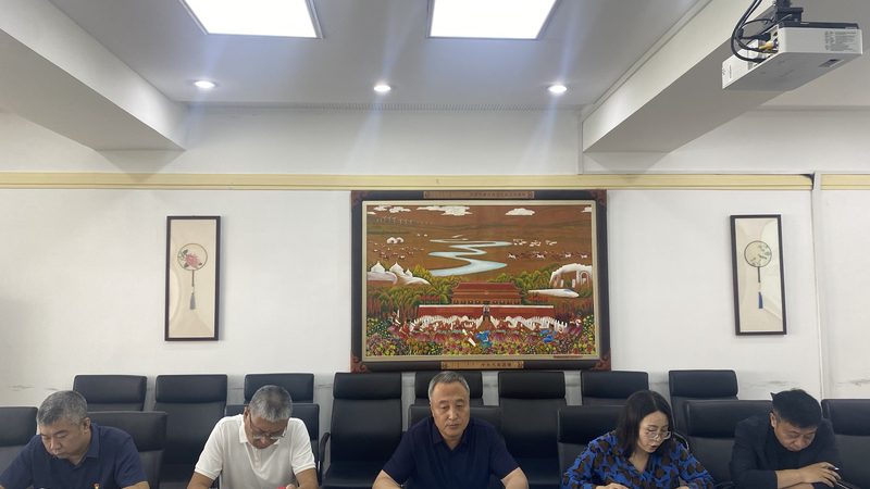 以下是一些电工培训教材推荐：