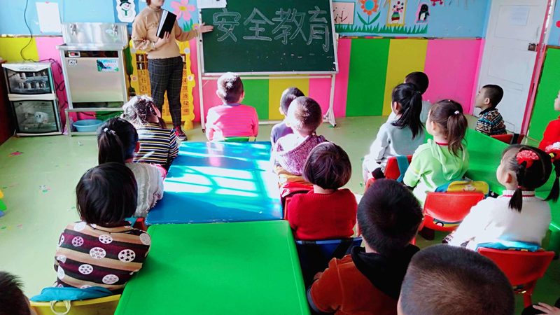 K12网课的价格主要由以下几部分构成：